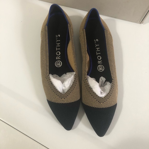 Rothys • the point in dune captoe RETIRED COLOR - Picture 9 of 12